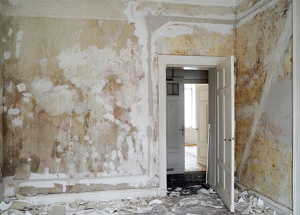 Altbausanierung professionelle gerichtsfeste Baudokumentation Architekturfotografie Fremerey 2011 Elektroschlitze verspachtelt Innenausbau